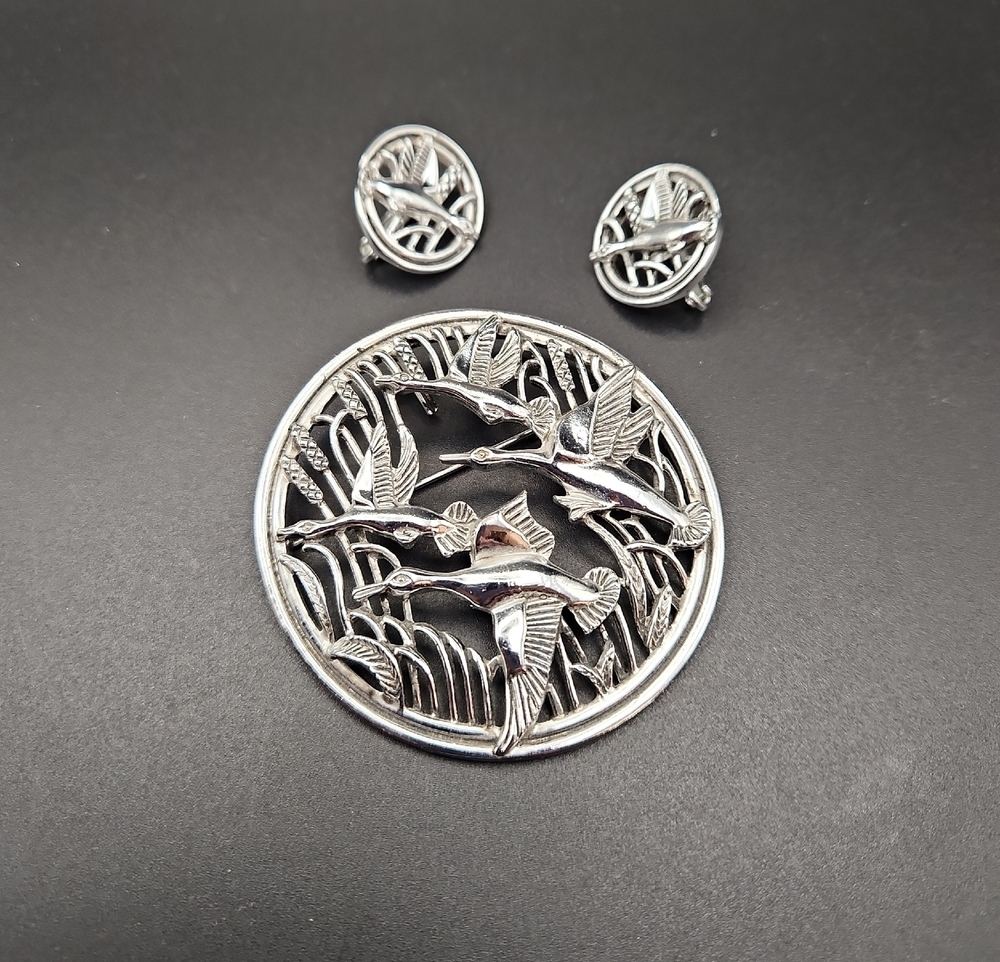 Sarah Coventry Brooch Earring Set Birds Flight Silver-Tone 1967